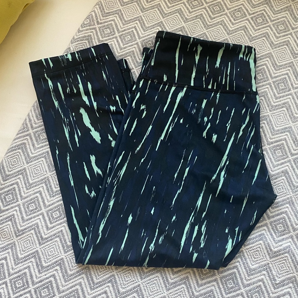 Lululemon Wunder Under Crop Leggings Size 10 Black Navy Green Abstract Print